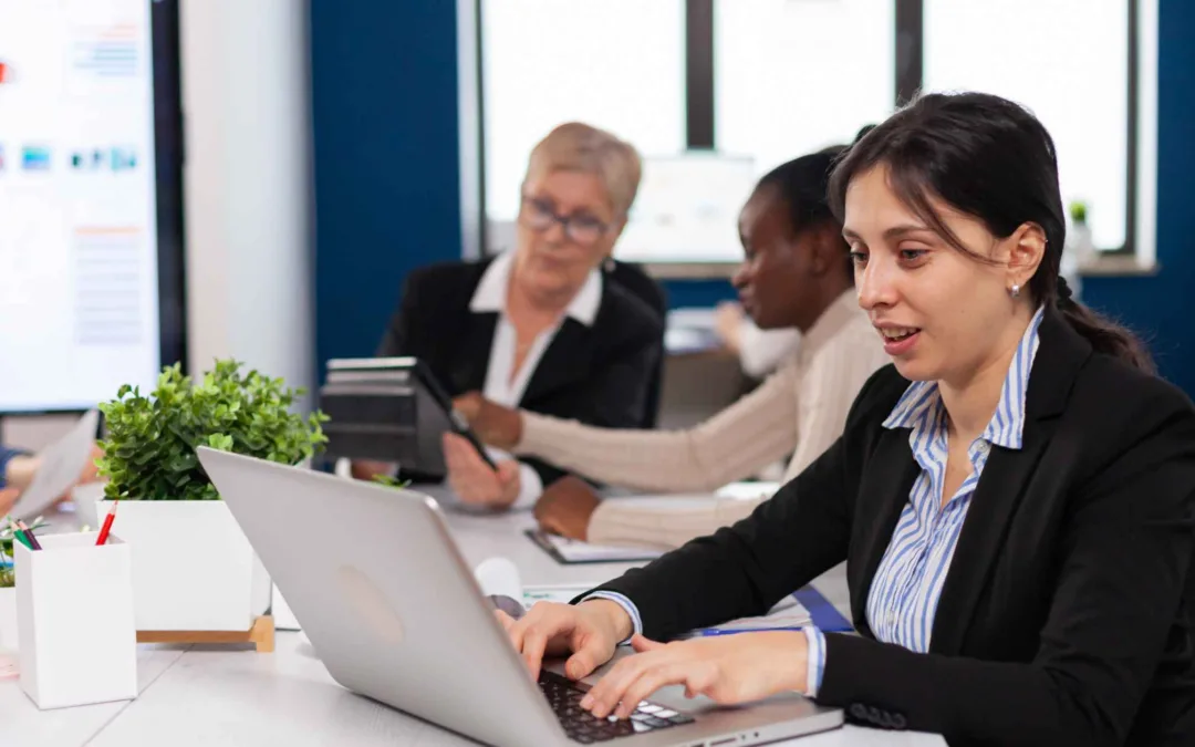 How Integrated HR & Payroll Systems Improve Compliance